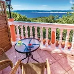 Gorgeous Apartment In Dramalj * Dramalj