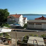 Gorgeous Apartment In Dramalj Apartment *