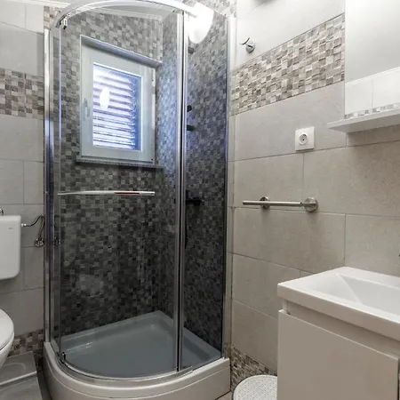 Gorgeous Apartment In Dramalj Apartment *