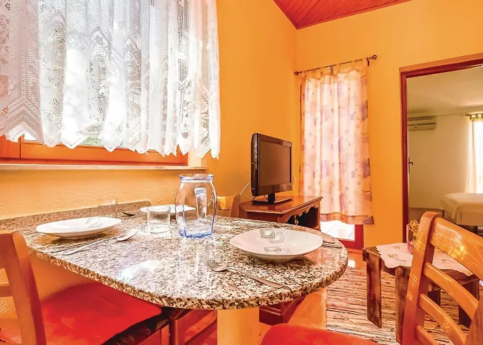 Gorgeous Apartment In Dramalj *